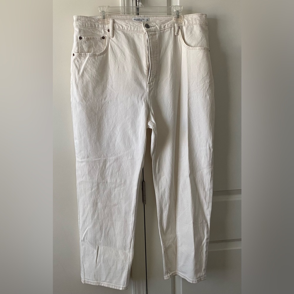 Abercrombie & Fitch jeans. The ankle straight ultra high rise. Size 34/18 short.